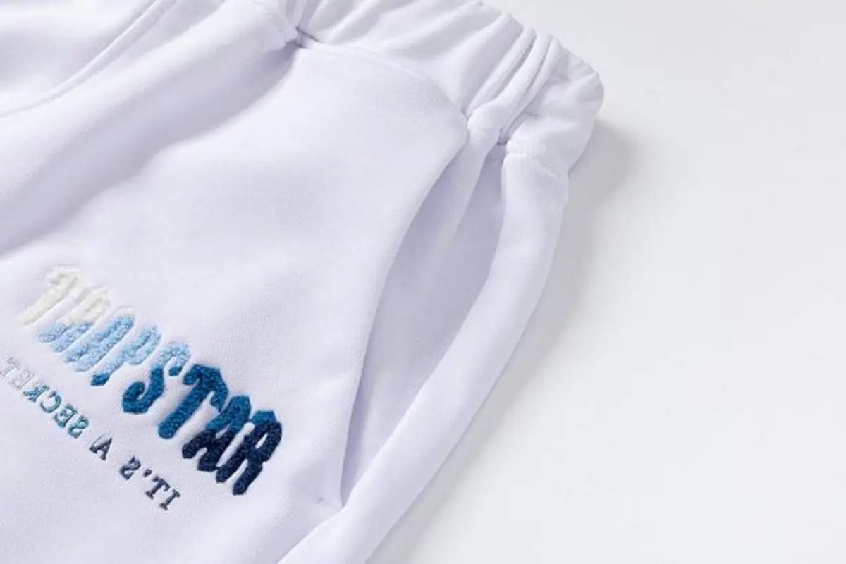 "TRAPSTAR" T-Shirt & Shorts